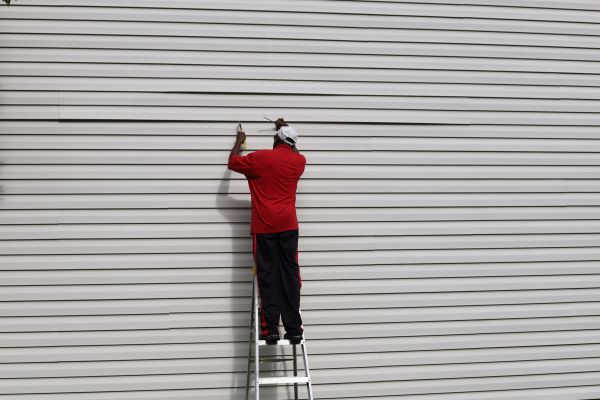 Cost of Loose Siding Repair in Saint Cloud