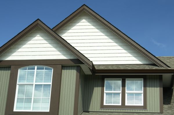 Cost of Vertical Vinyl Siding Repair in Saint Cloud